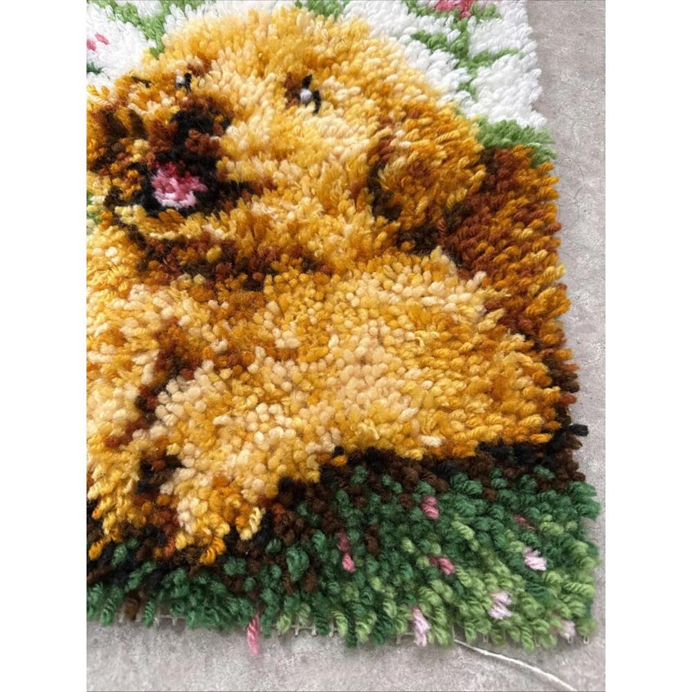 Handmade Latch Hook Shaggy Rug Hanging Wall Art Cute Golden Retriever Dog Puppy - Picture 4 of 5
